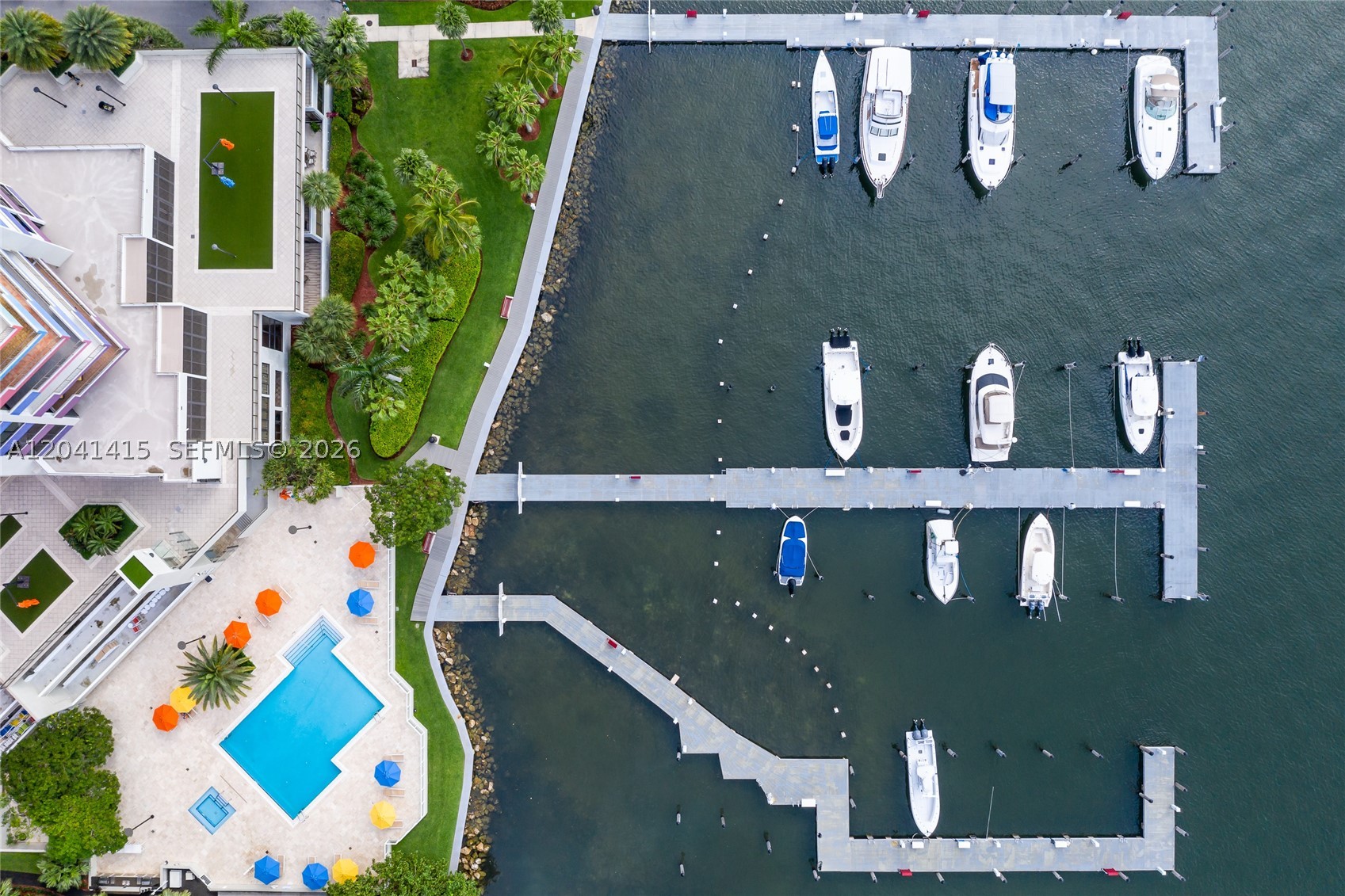 VILLA REGINA CONDO - Residential