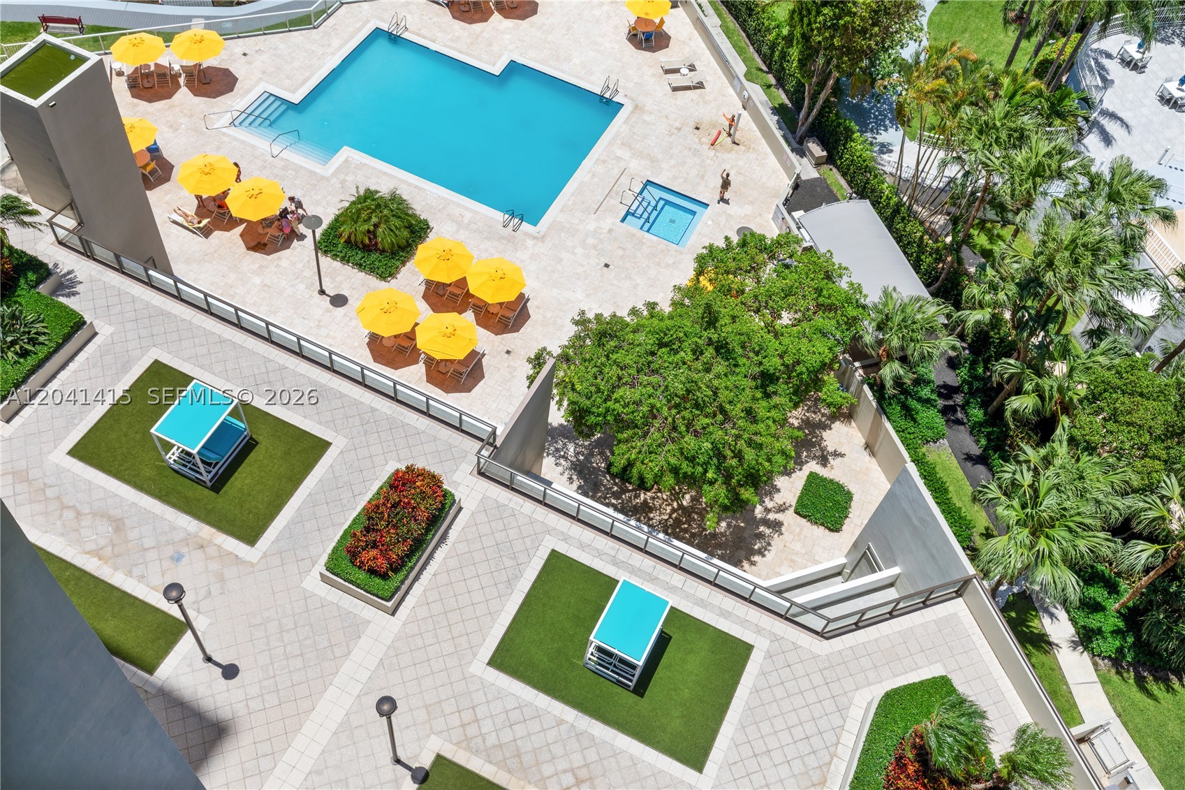 VILLA REGINA CONDO - Residential