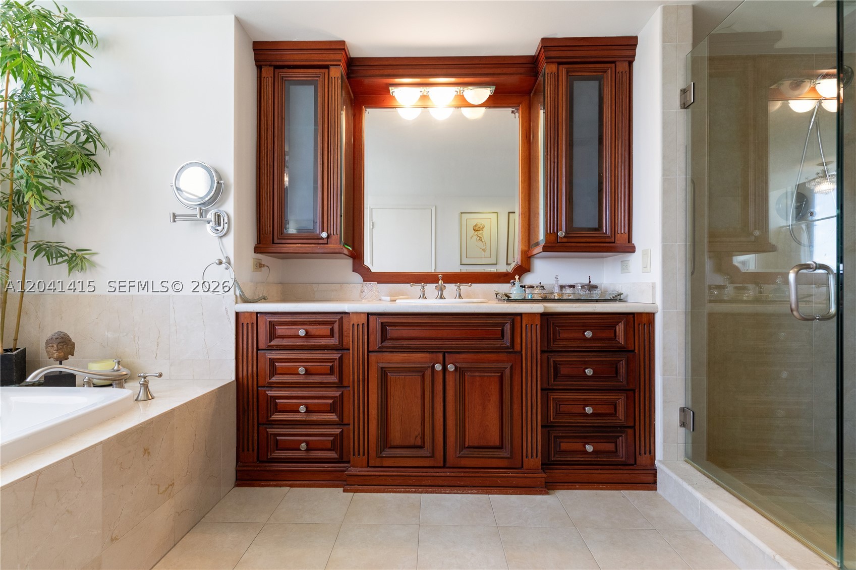 VILLA REGINA CONDO - Residential