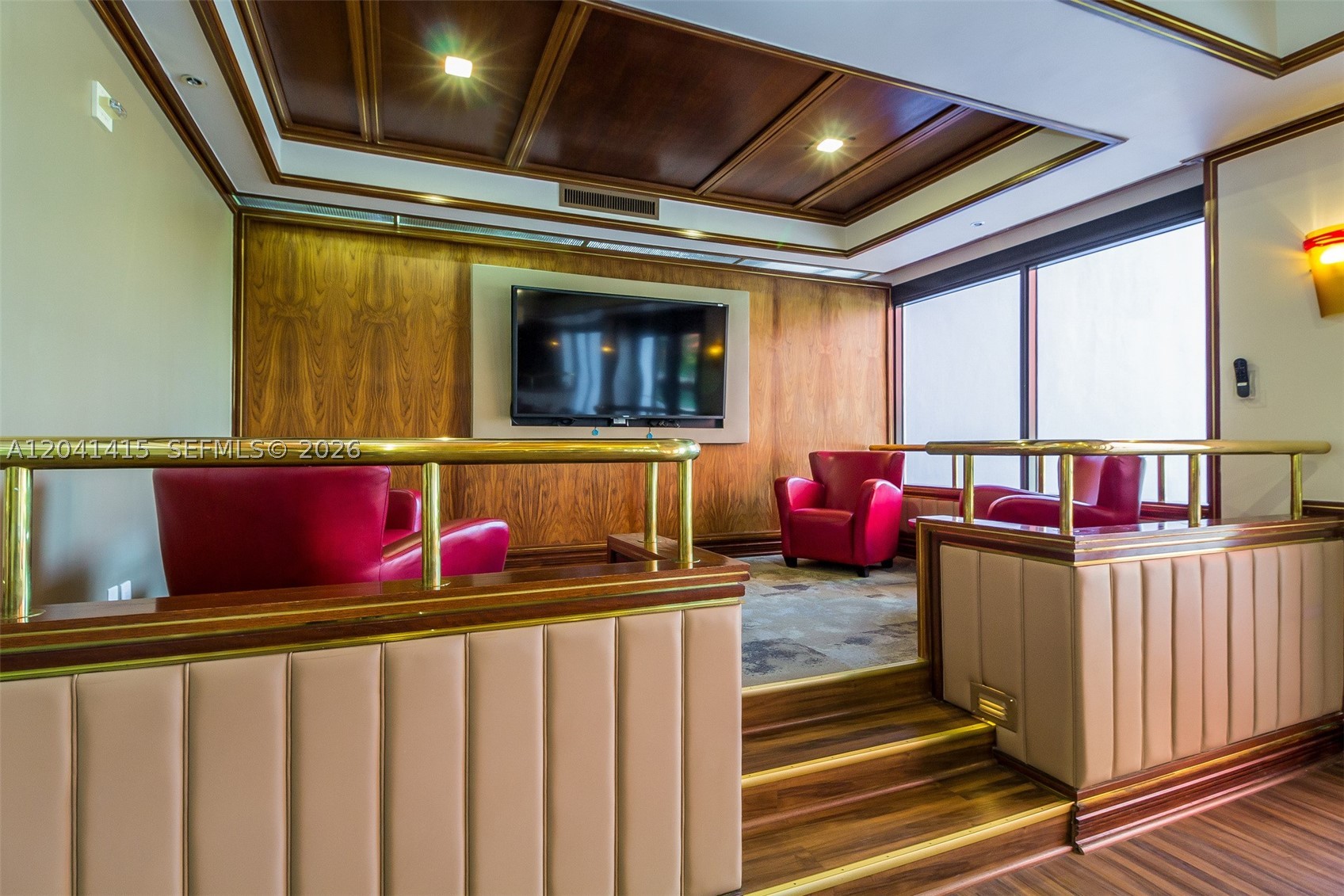 VILLA REGINA CONDO - Residential