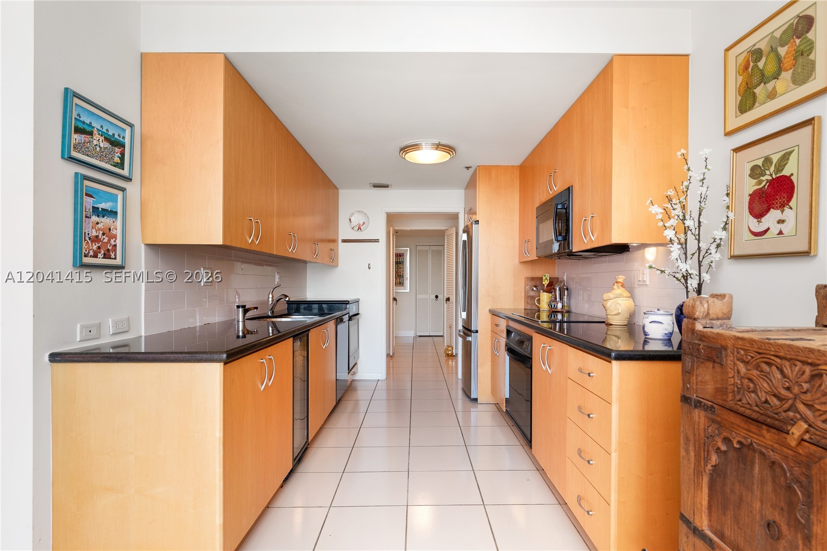 VILLA REGINA CONDO - Residential