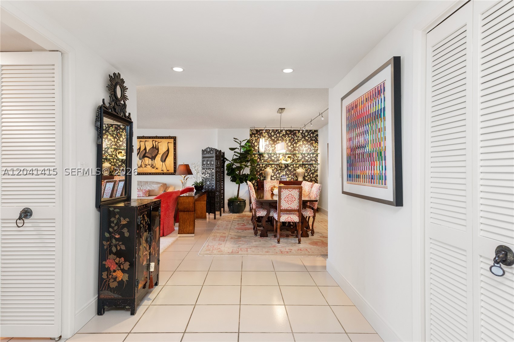 VILLA REGINA CONDO - Residential