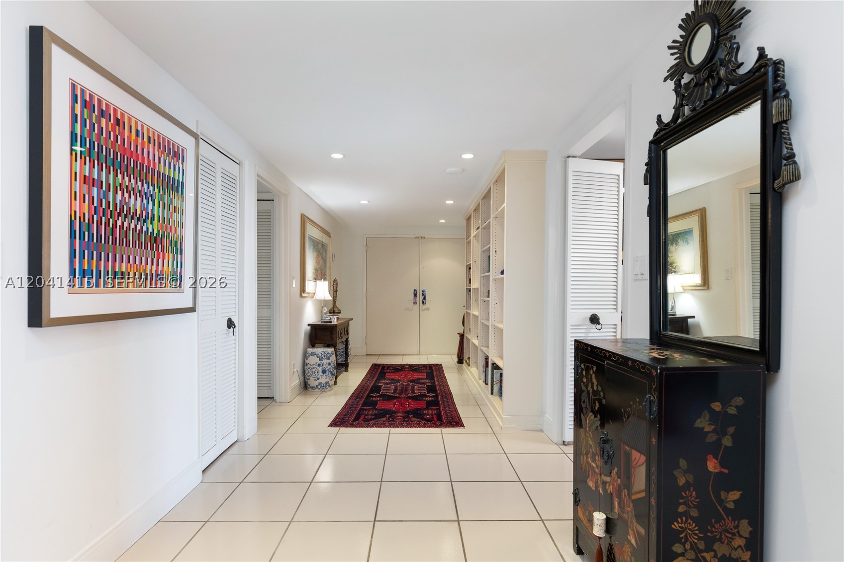 VILLA REGINA CONDO - Residential