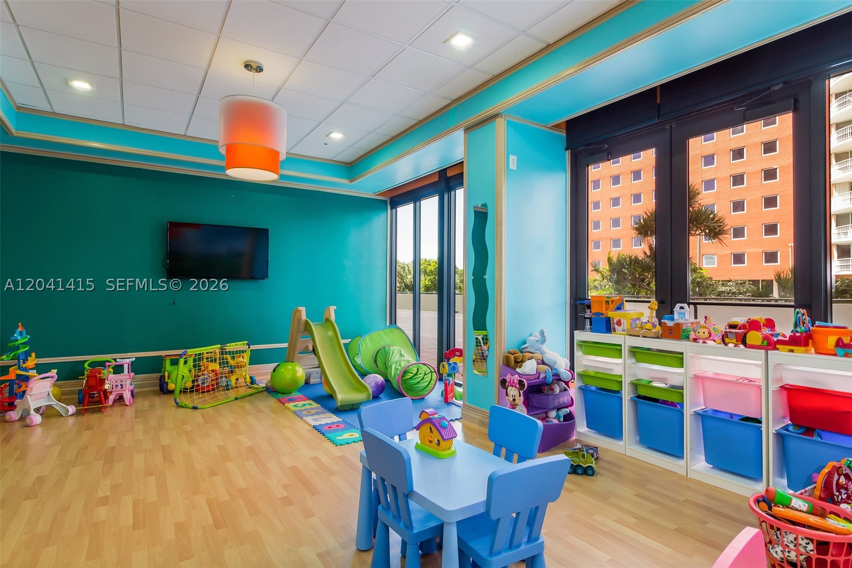 VILLA REGINA CONDO - Residential