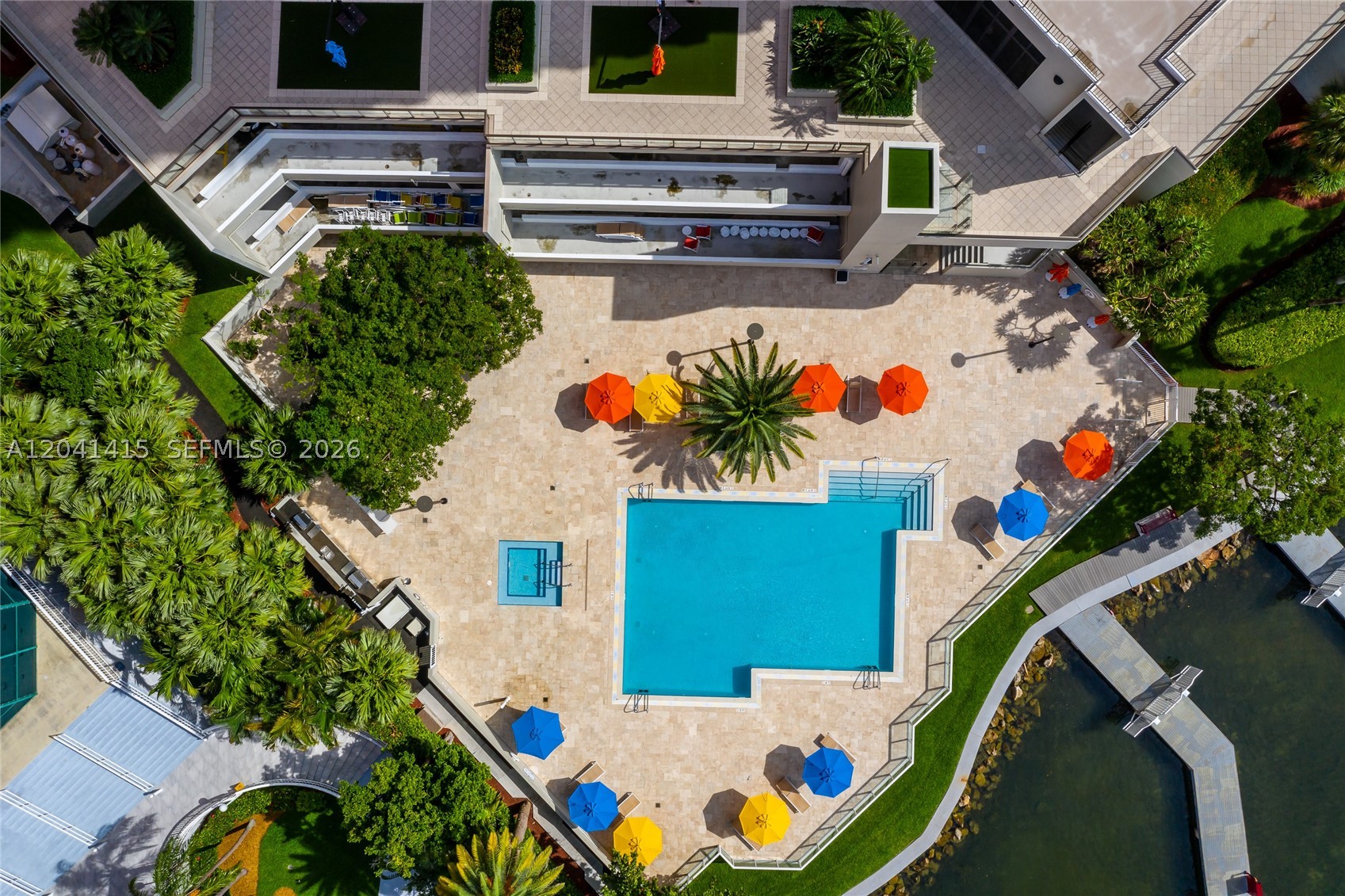 VILLA REGINA CONDO - Residential