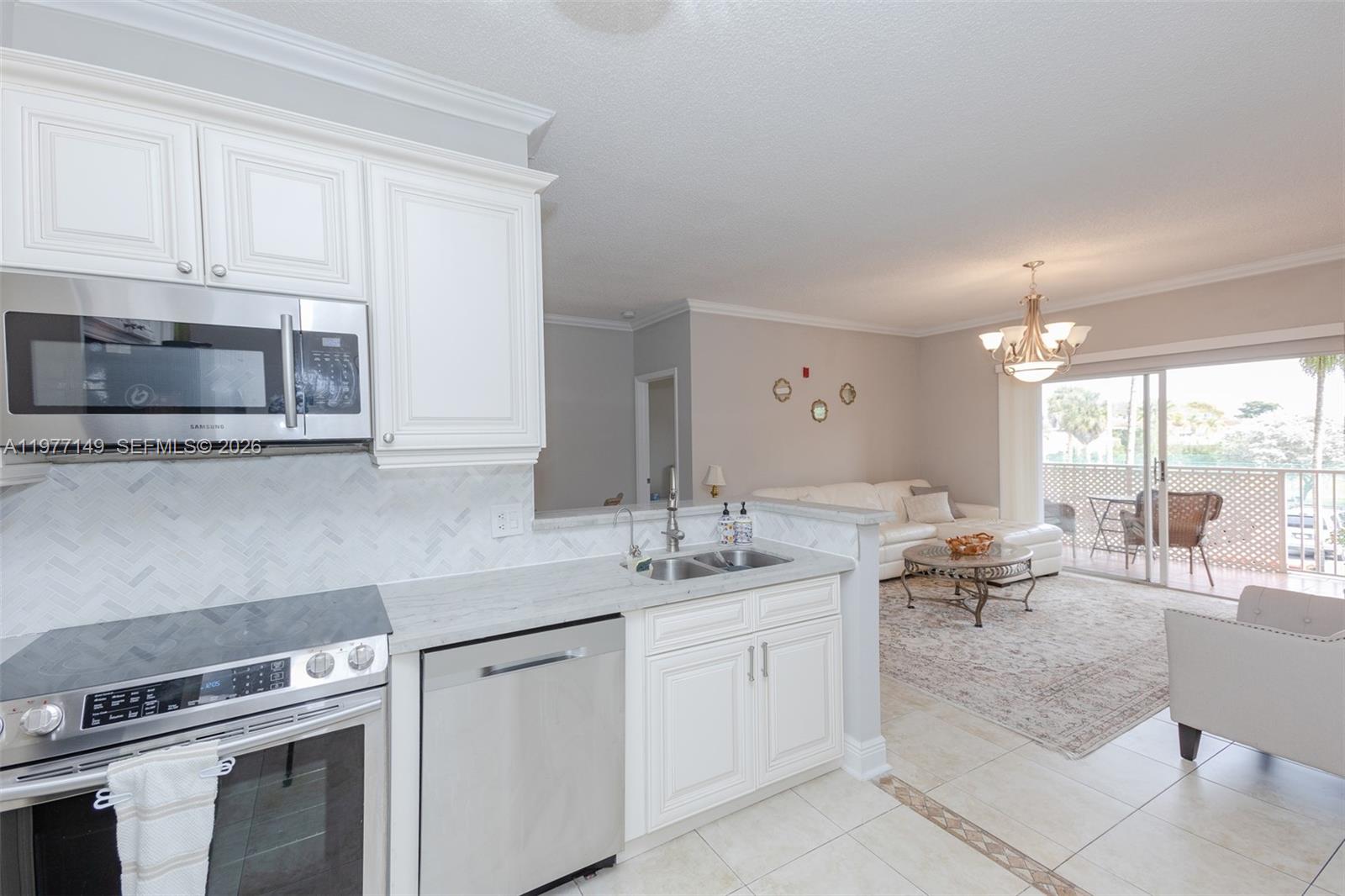 COURTYARDS AT DAVIE CONDO - Residential