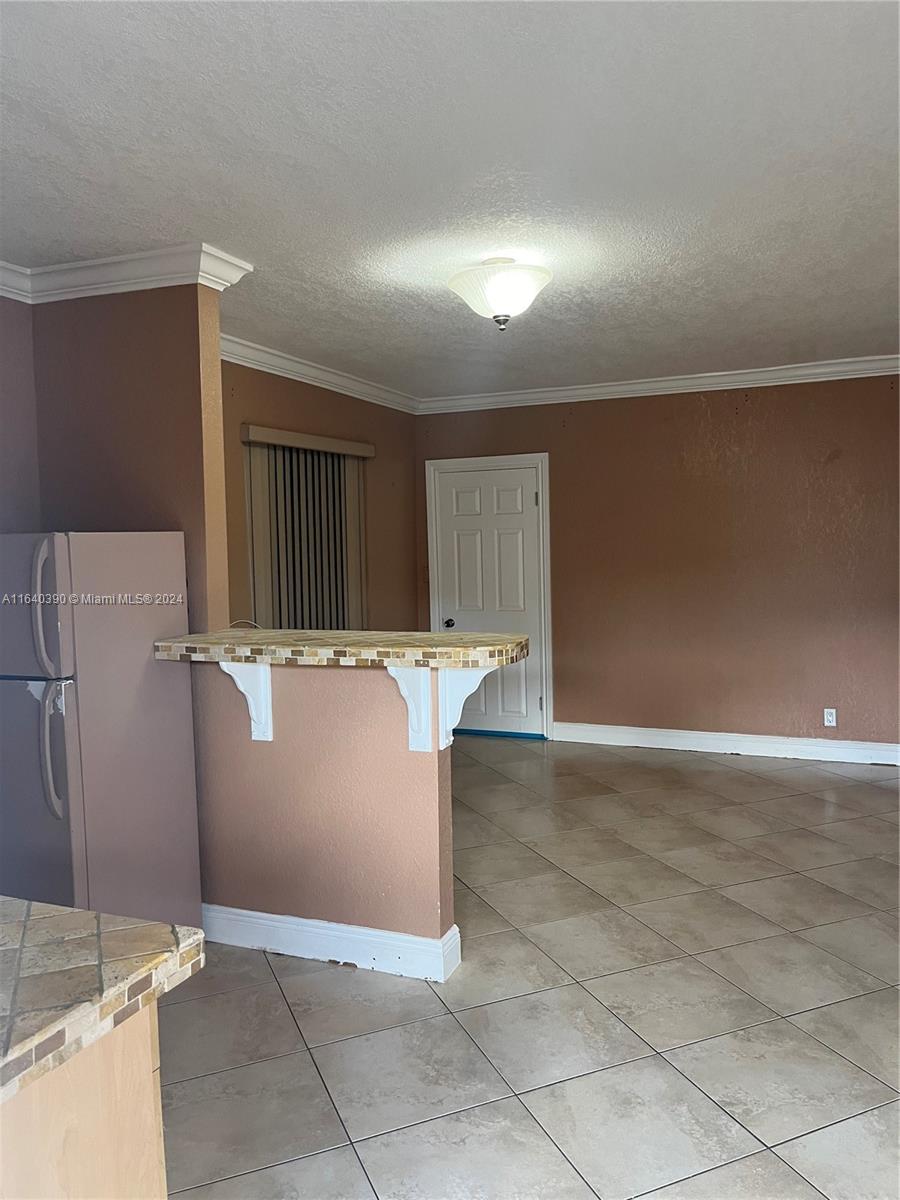 SUN-TAN VILLAGE SEC 4 - Residential Lease