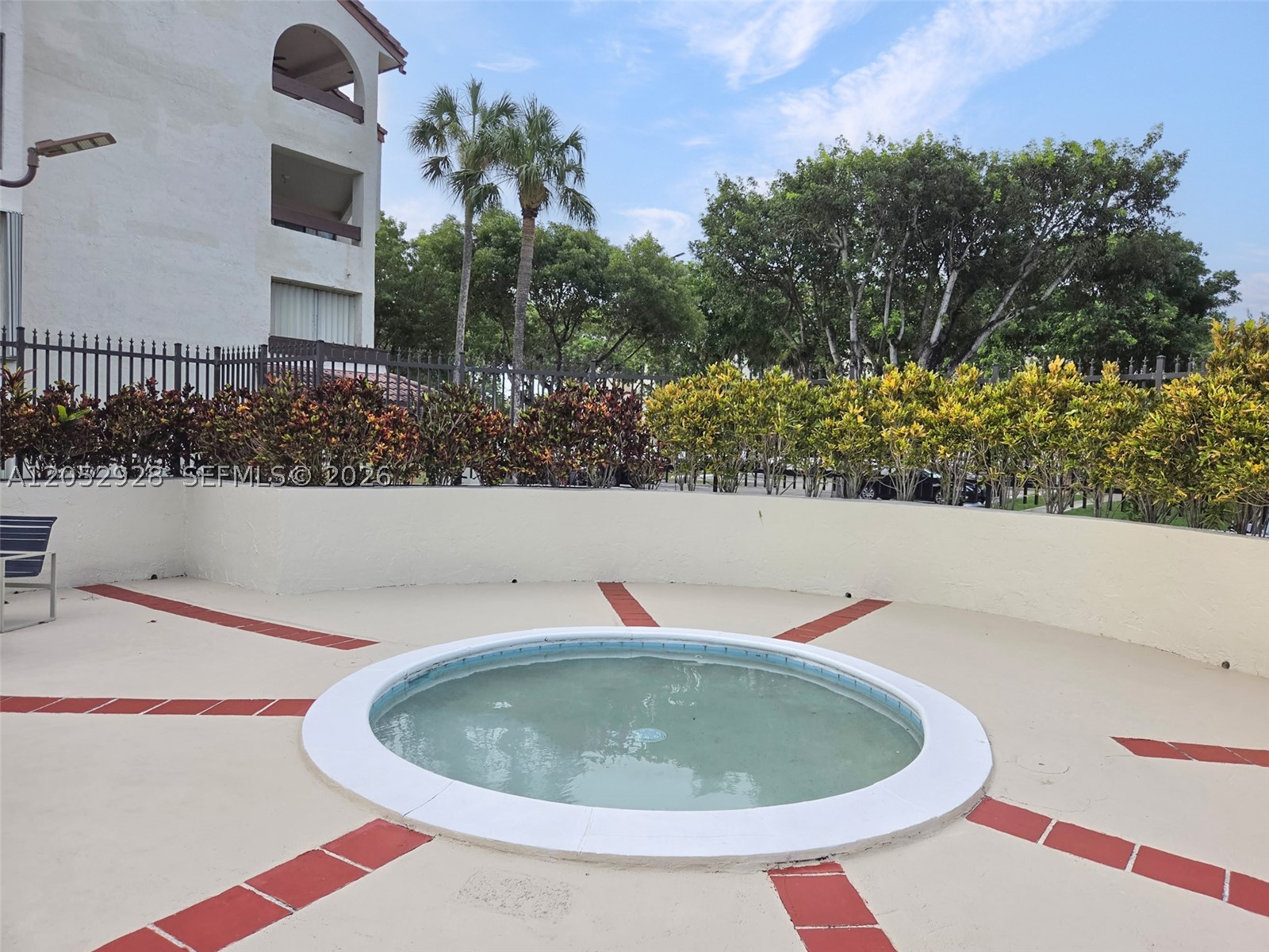 KENLAND BEND SOUTH CONDO - Residential