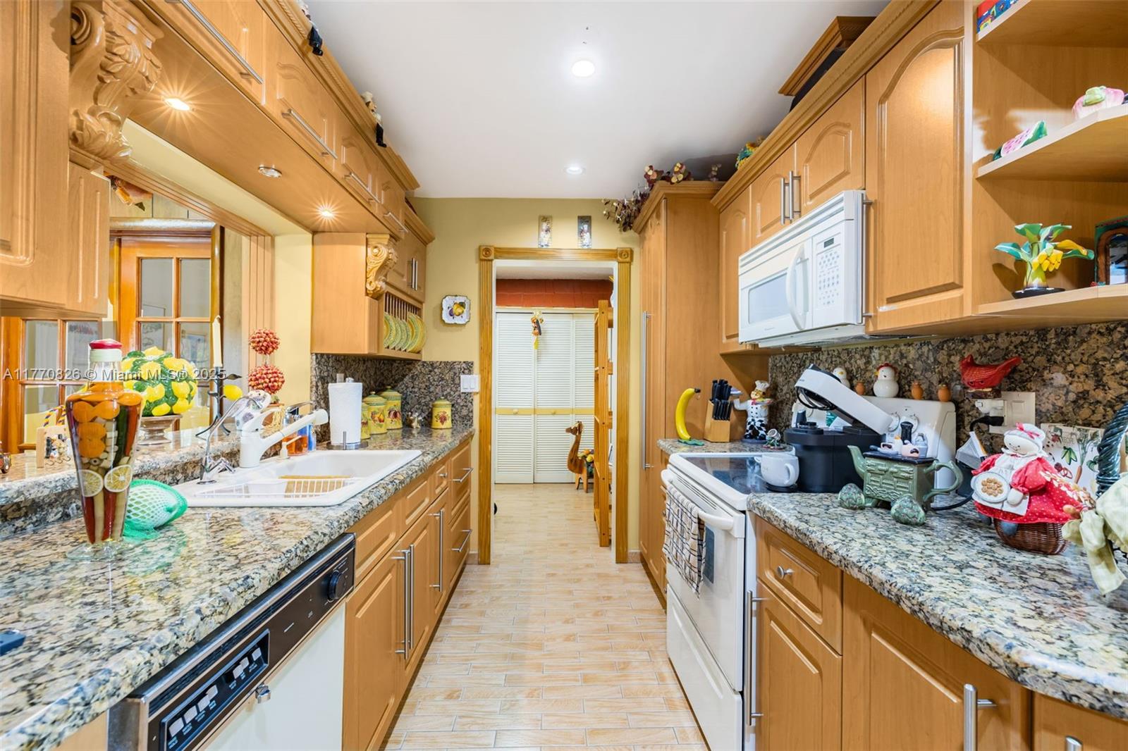 LAKE LAURENCE EST 1ST ADD - Residential