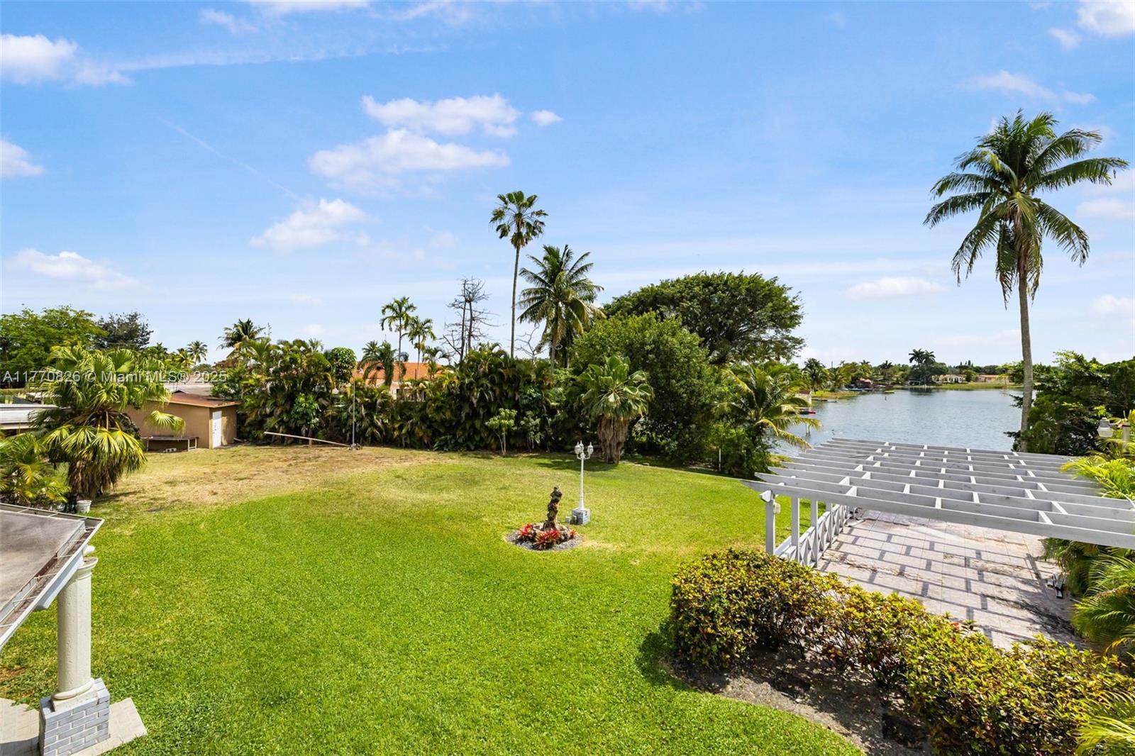 LAKE LAURENCE EST 1ST ADD - Residential
