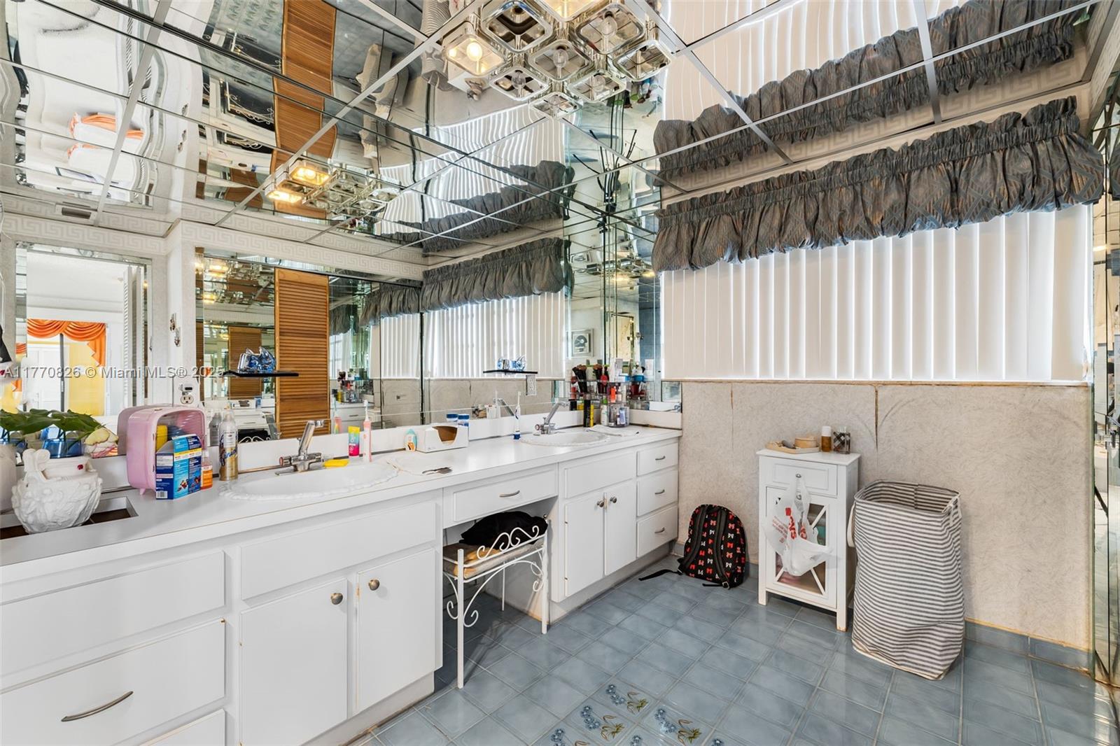 LAKE LAURENCE EST 1ST ADD - Residential