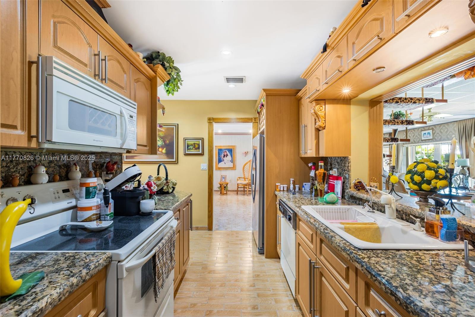 LAKE LAURENCE EST 1ST ADD - Residential