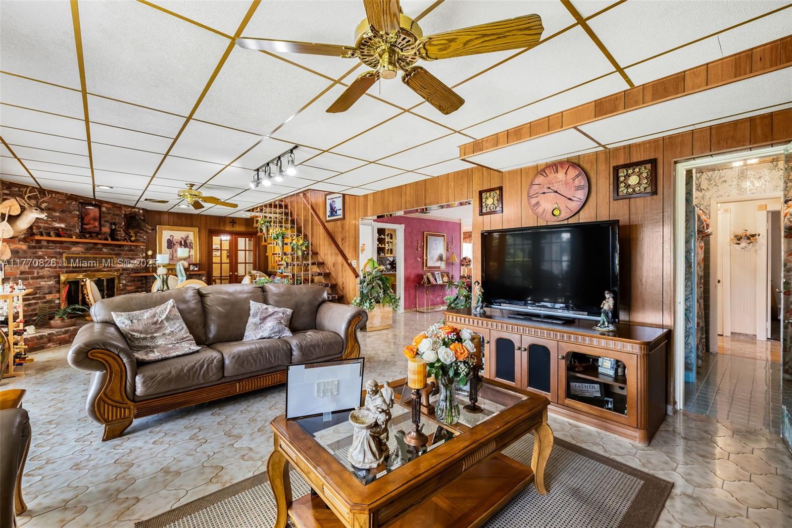 LAKE LAURENCE EST 1ST ADD - Residential