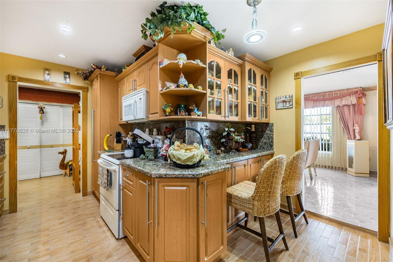 LAKE LAURENCE EST 1ST ADD - Residential