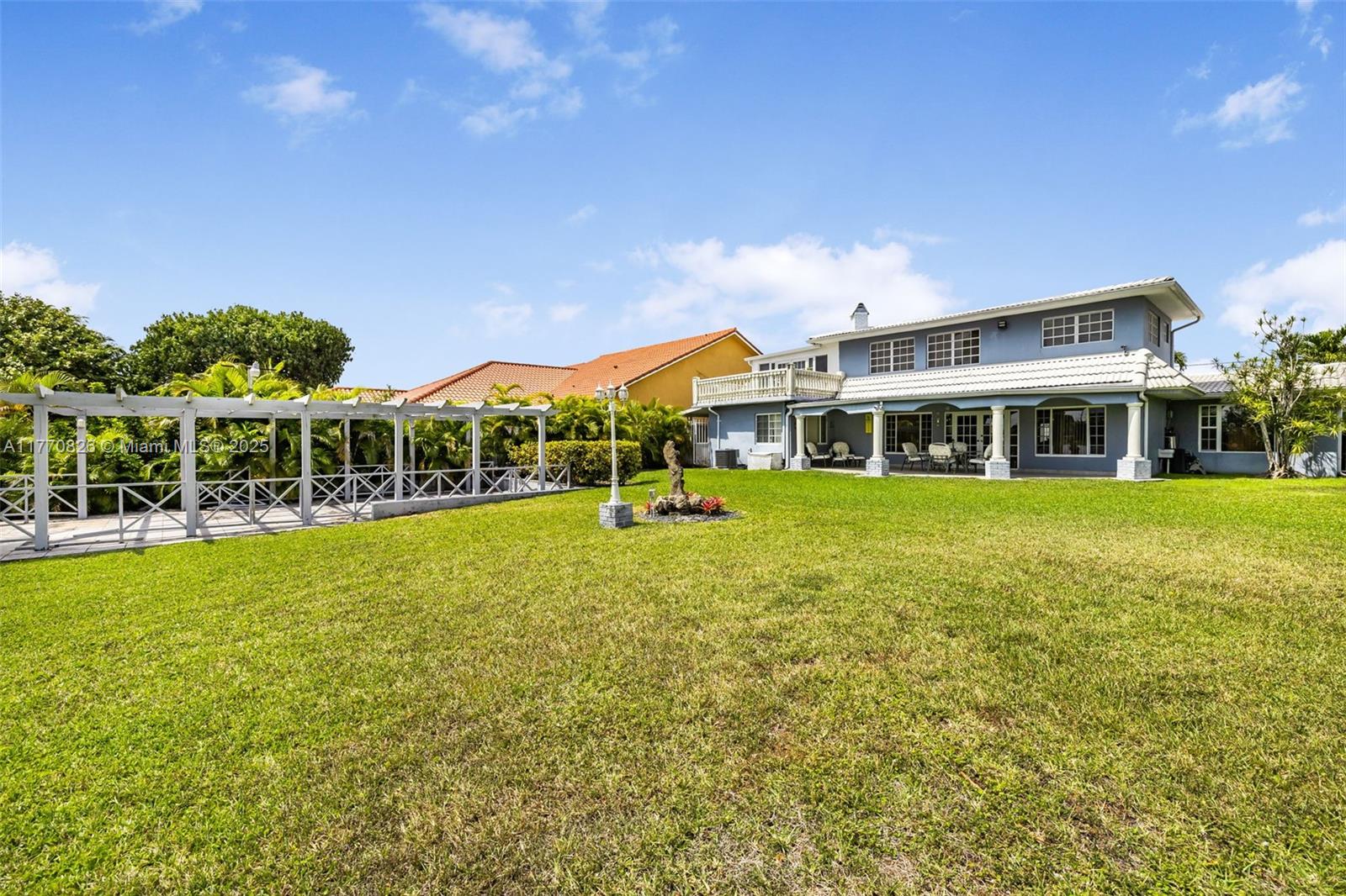 LAKE LAURENCE EST 1ST ADD - Residential
