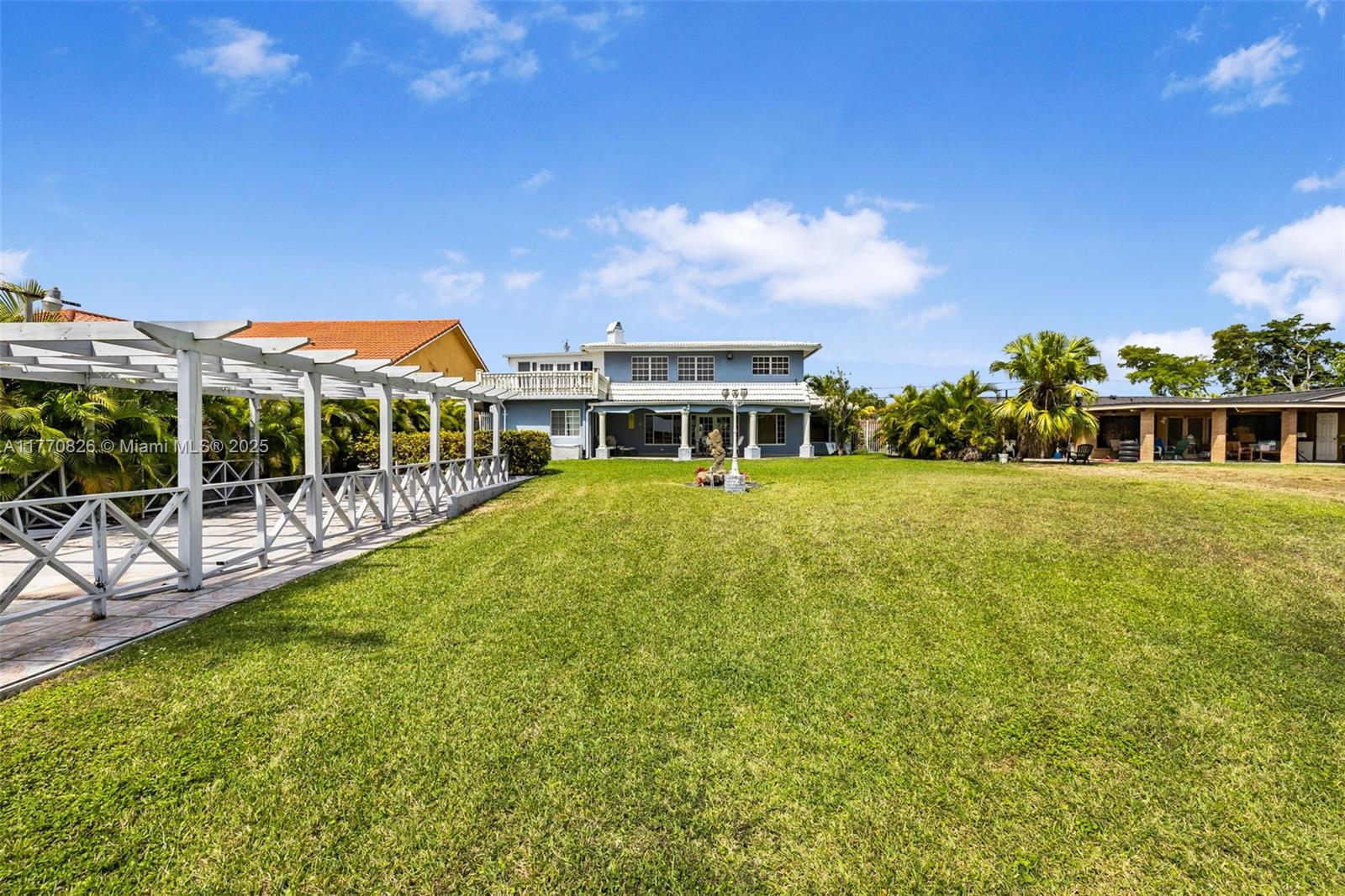 LAKE LAURENCE EST 1ST ADD - Residential