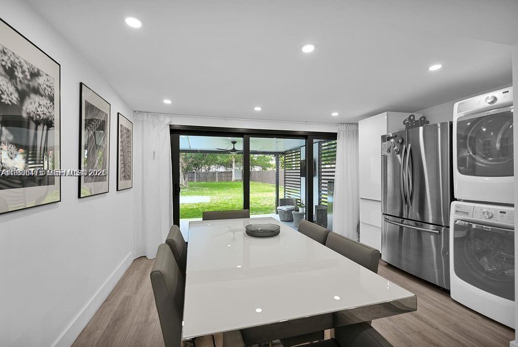 HOLLYWOOD LITTLE RANCHES - Residential