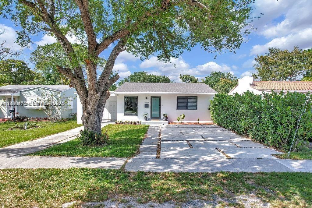 HOLLYWOOD LITTLE RANCHES - Residential