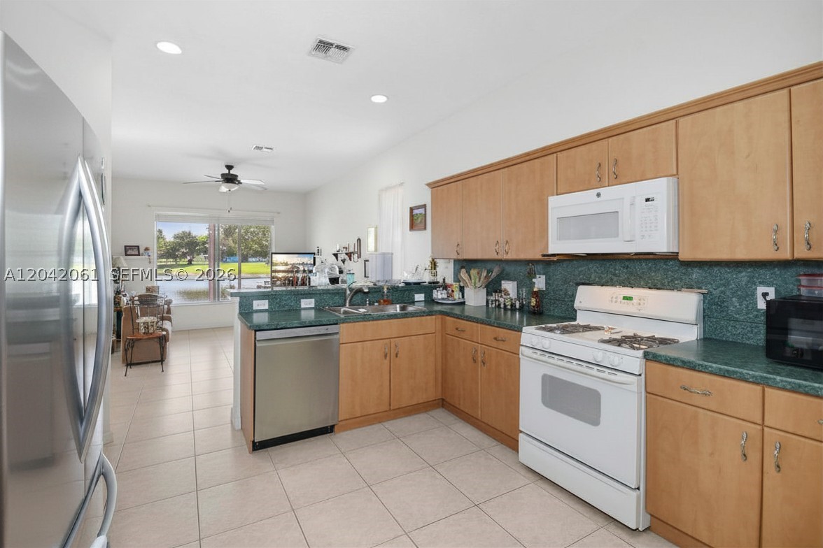 MAGNOLIA LAKES PHASE 1 ST - Residential
