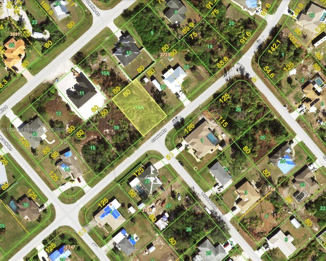 ENGLEWOOD EAST! CITY WATER!! No  HOA with fees or deed restrictions!! Not in a zone requiring flood insurance (X). Fourteen minute (7.4 mile) drive to beautiful Englewood Beach!! Conveniently located to shopping, dining, banking, etc. New construction is everywhere you look and you can be part of the action.
