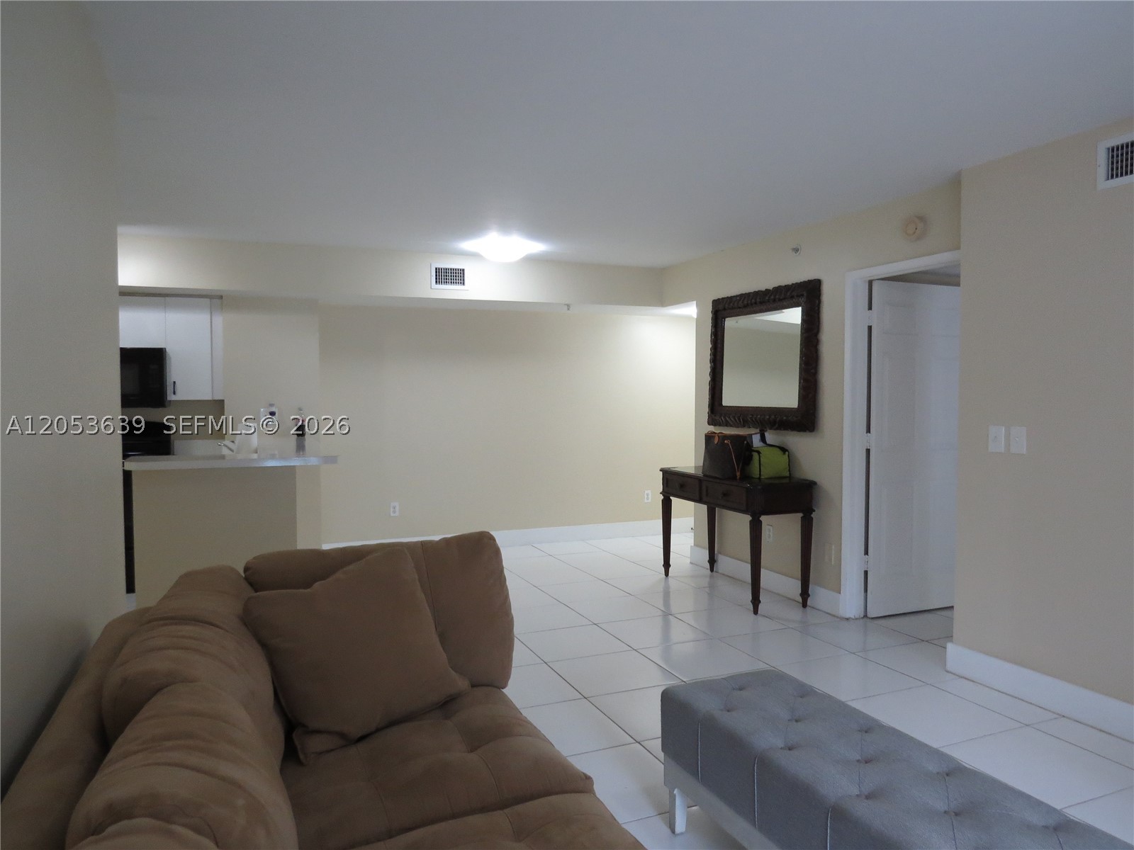 ROYAL GRAND CONDO - Residential