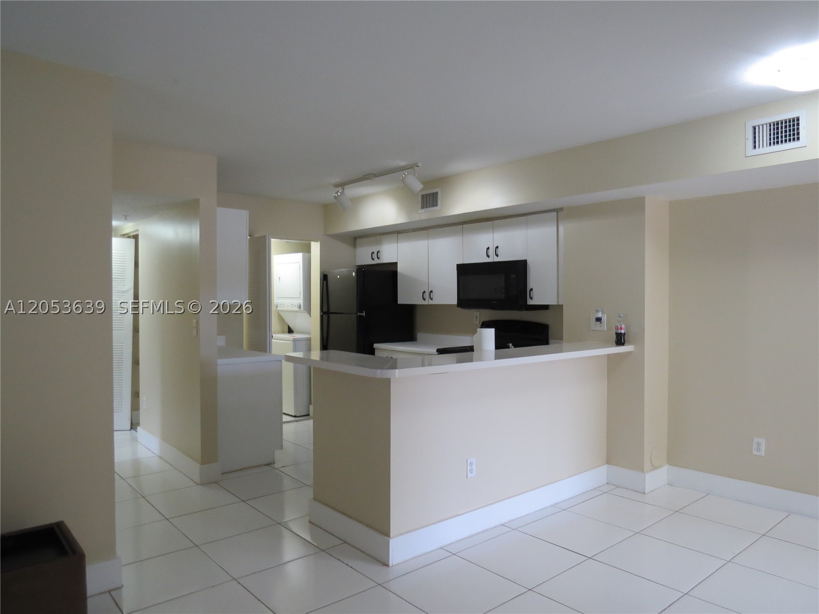 ROYAL GRAND CONDO - Residential