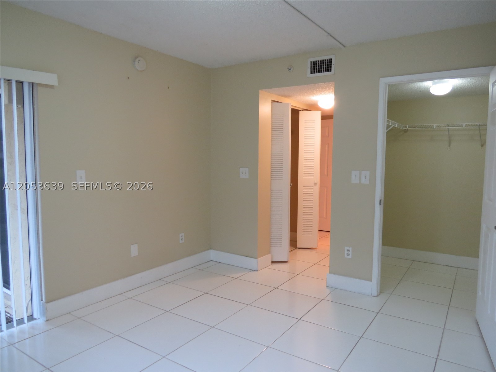 ROYAL GRAND CONDO - Residential