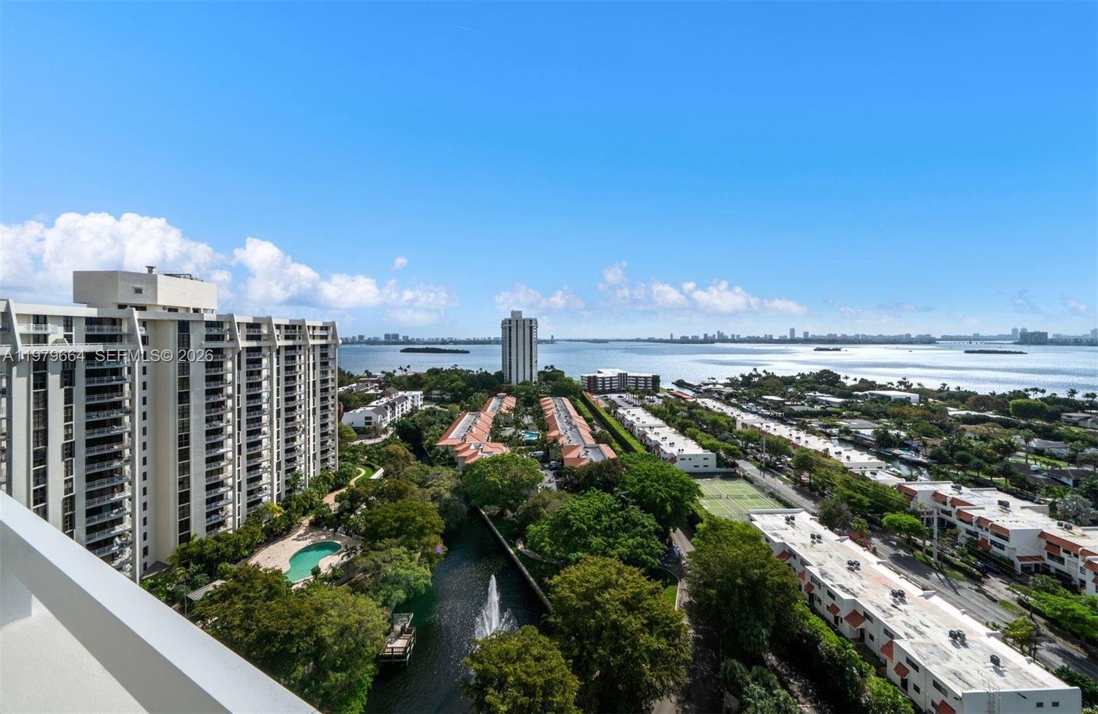 TOWERS OF QUAYSIDE CONDO - Residential
