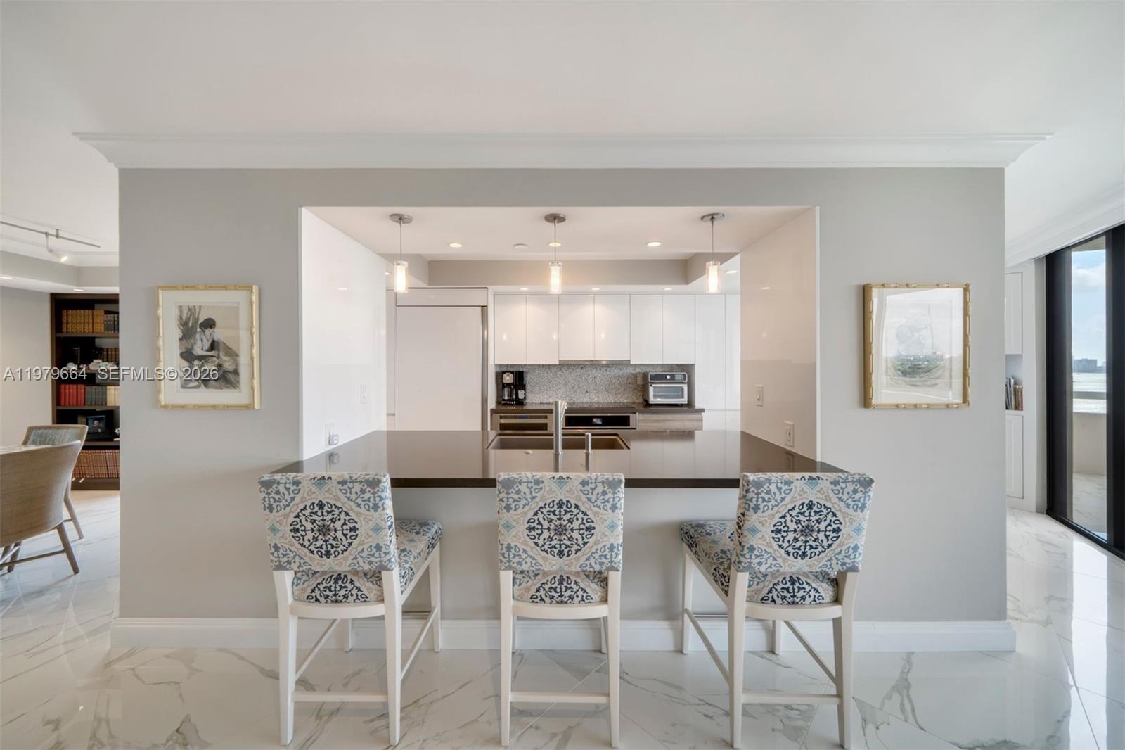 TOWERS OF QUAYSIDE CONDO - Residential