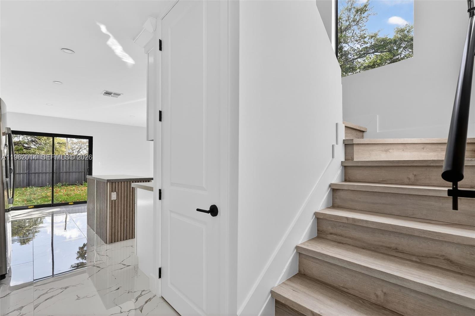 LAURAVILLE GARDENS - Residential