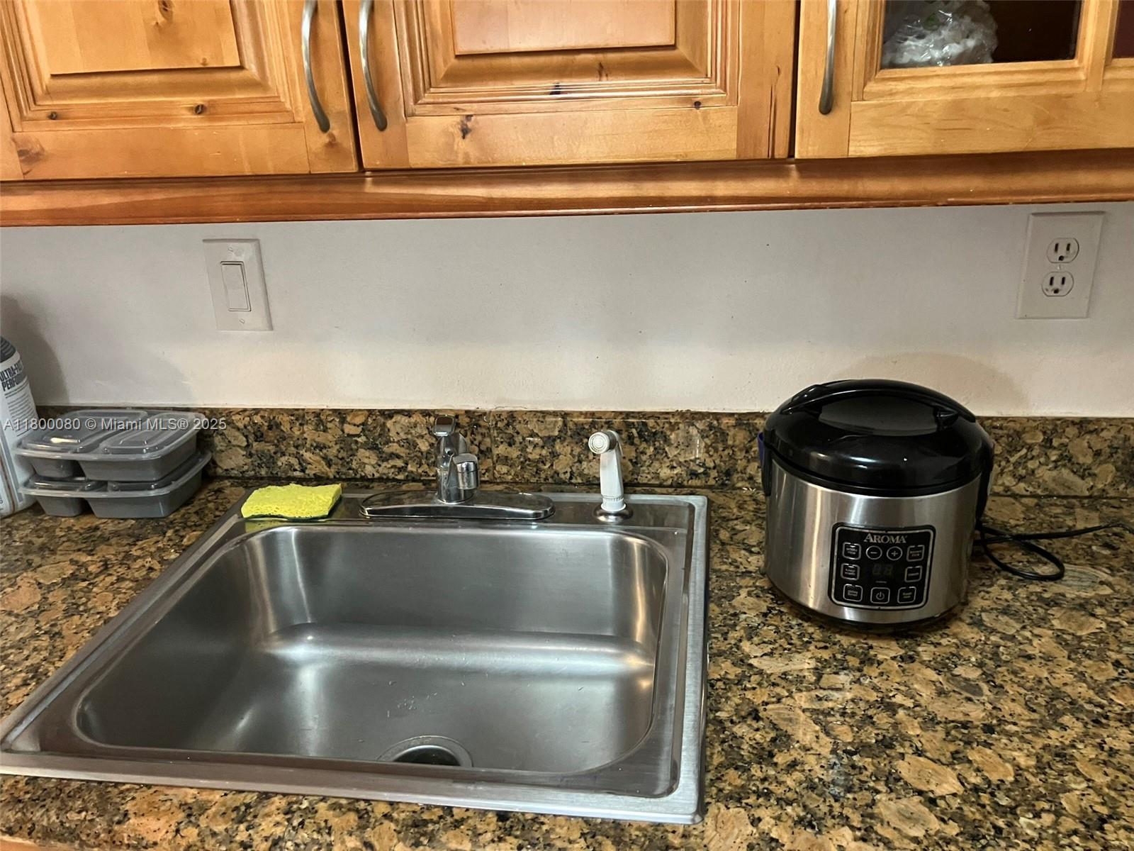 SPANISH TRACE CONDO - Residential Lease