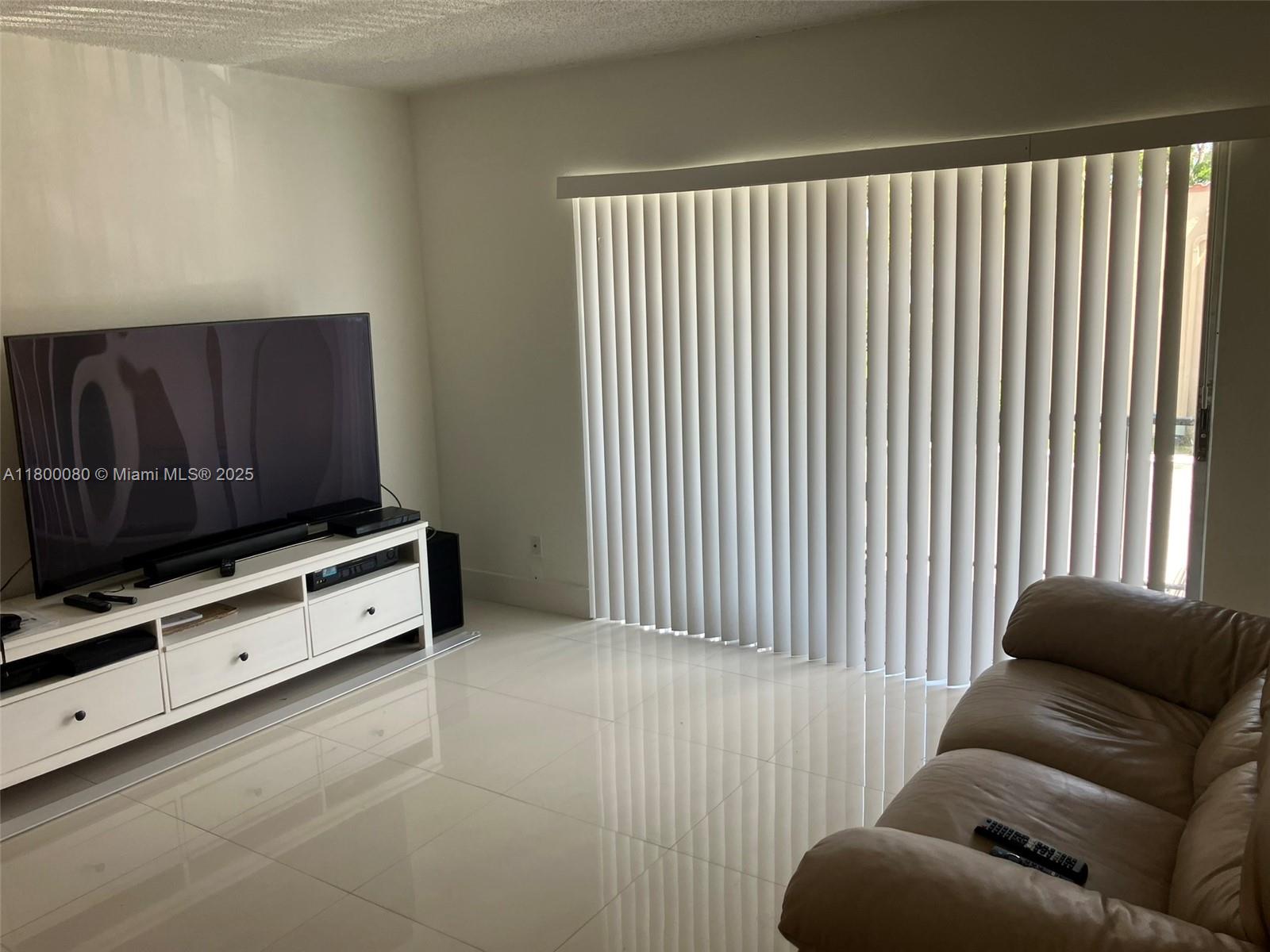 SPANISH TRACE CONDO - Residential Lease