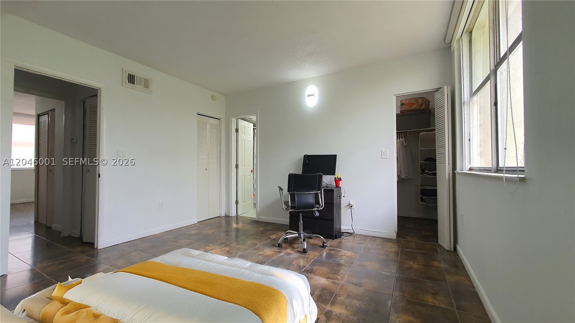 NORTHGATE TOWNHOUSE CONDO - Residential Lease