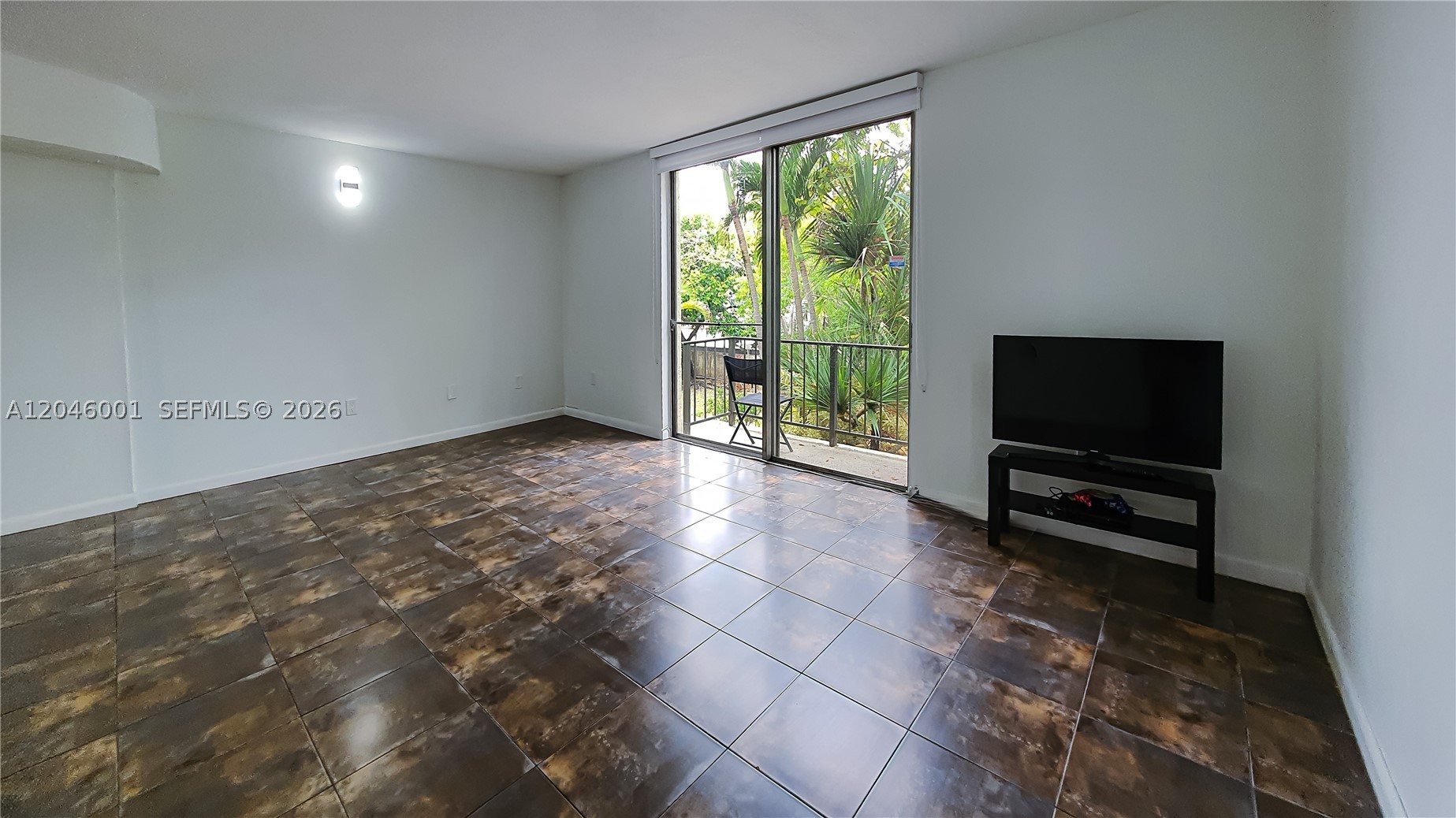 NORTHGATE TOWNHOUSE CONDO - Residential Lease