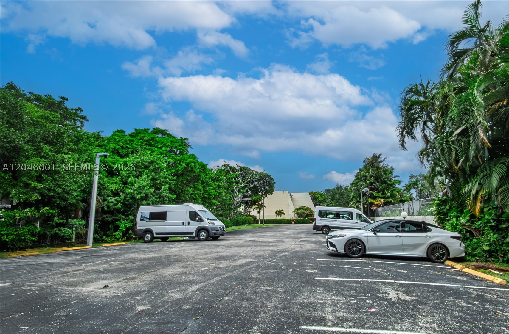 NORTHGATE TOWNHOUSE CONDO - Residential Lease