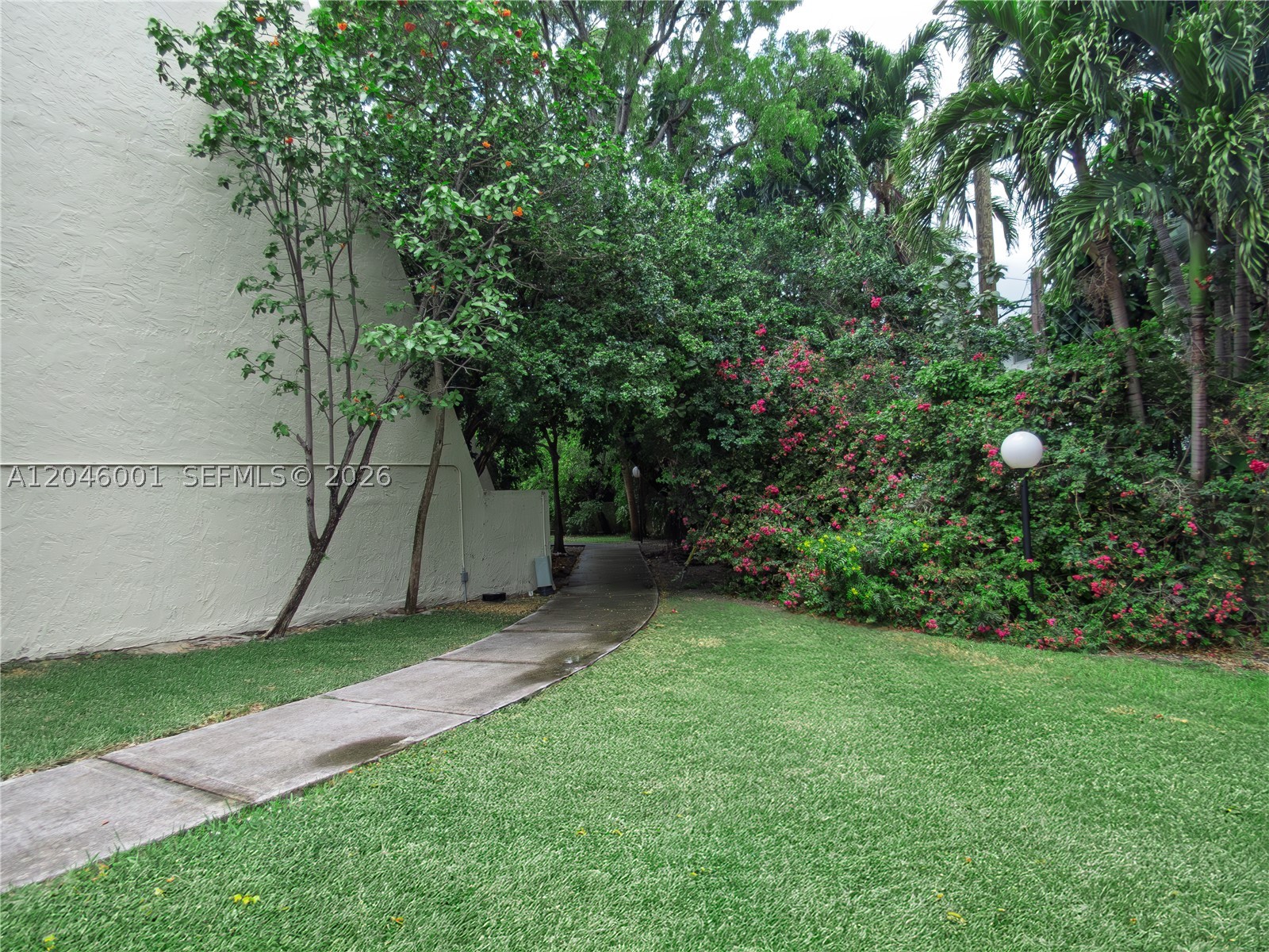 NORTHGATE TOWNHOUSE CONDO - Residential Lease