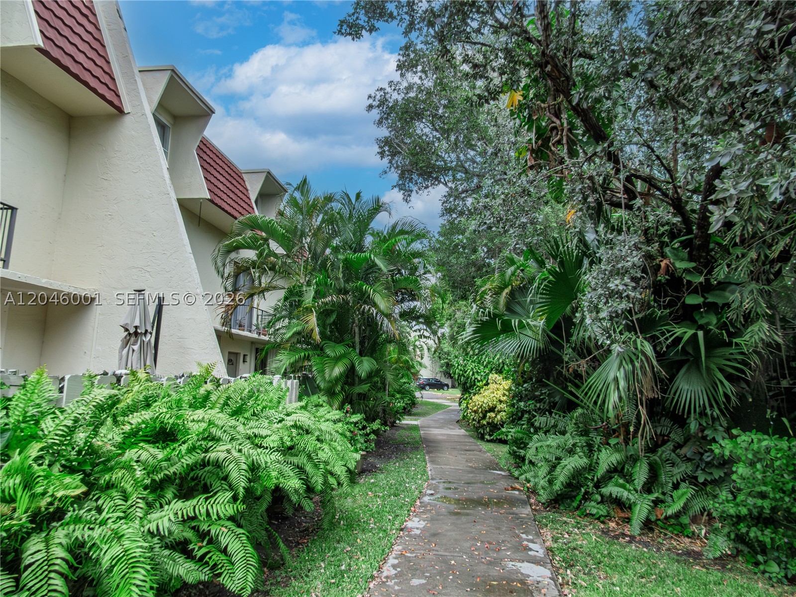 NORTHGATE TOWNHOUSE CONDO - Residential Lease