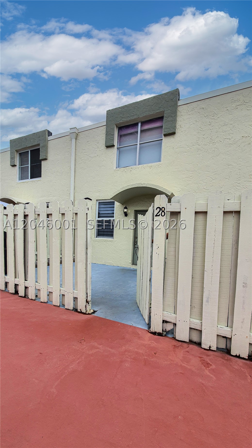 NORTHGATE TOWNHOUSE CONDO - Residential Lease