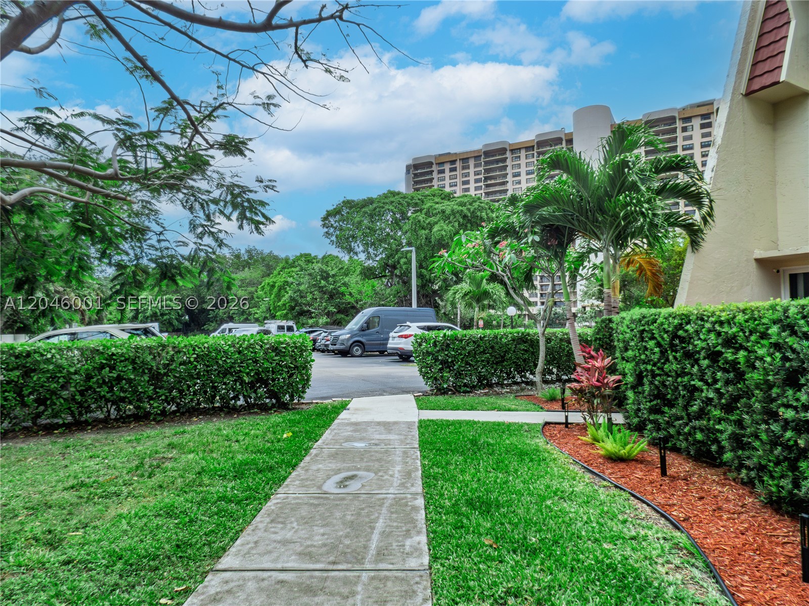 NORTHGATE TOWNHOUSE CONDO - Residential Lease