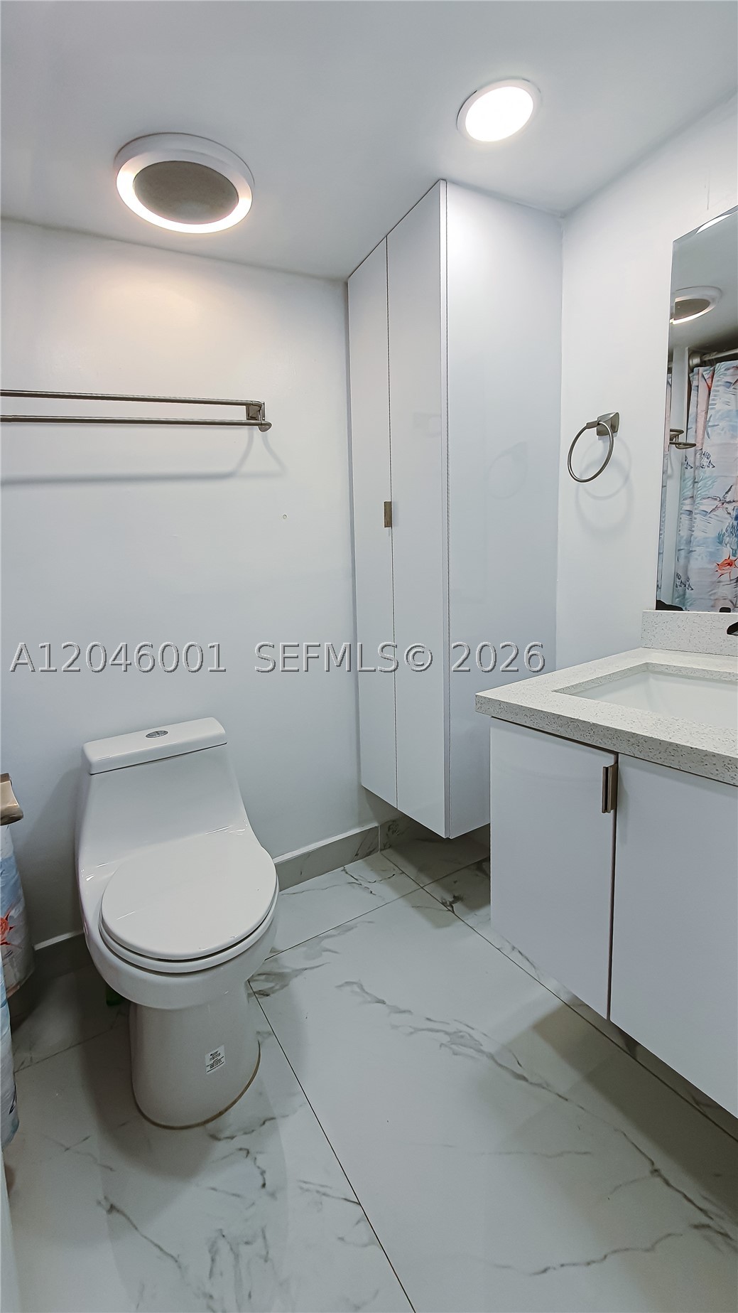 NORTHGATE TOWNHOUSE CONDO - Residential Lease