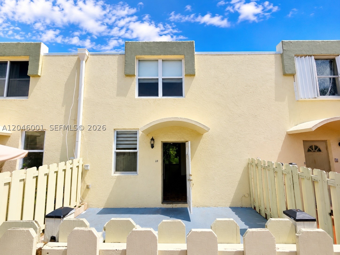 NORTHGATE TOWNHOUSE CONDO - Residential Lease