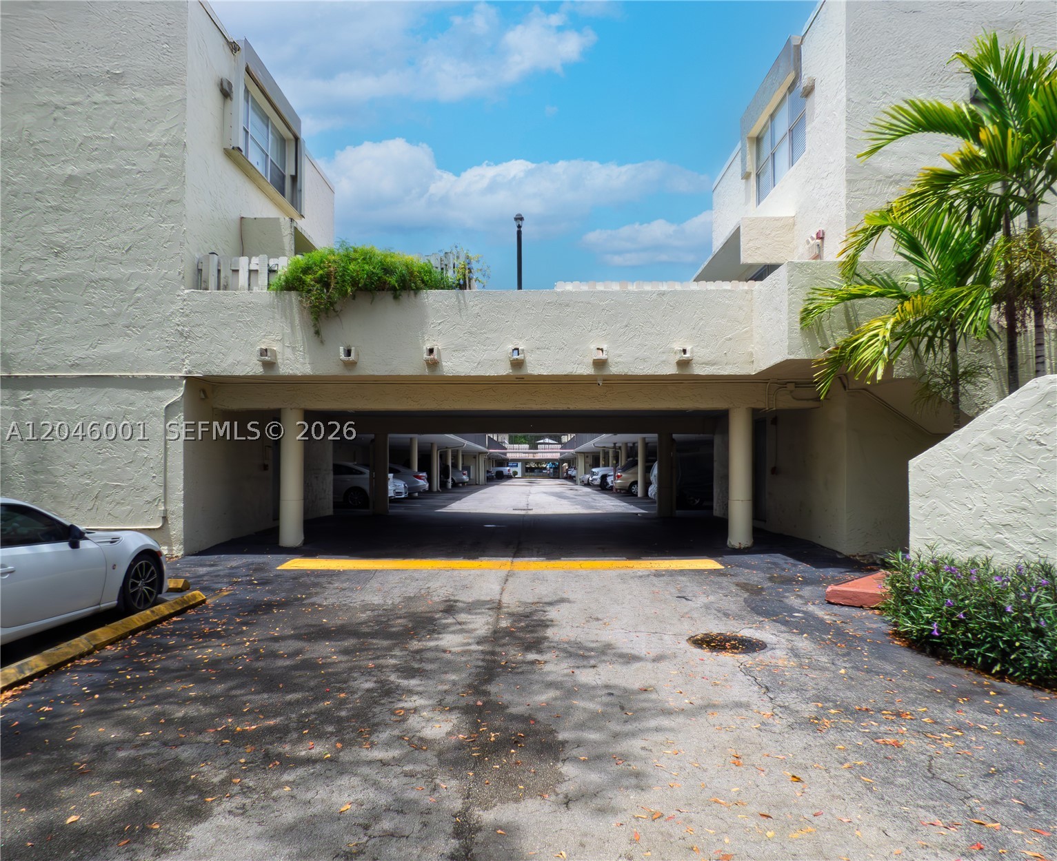NORTHGATE TOWNHOUSE CONDO - Residential Lease