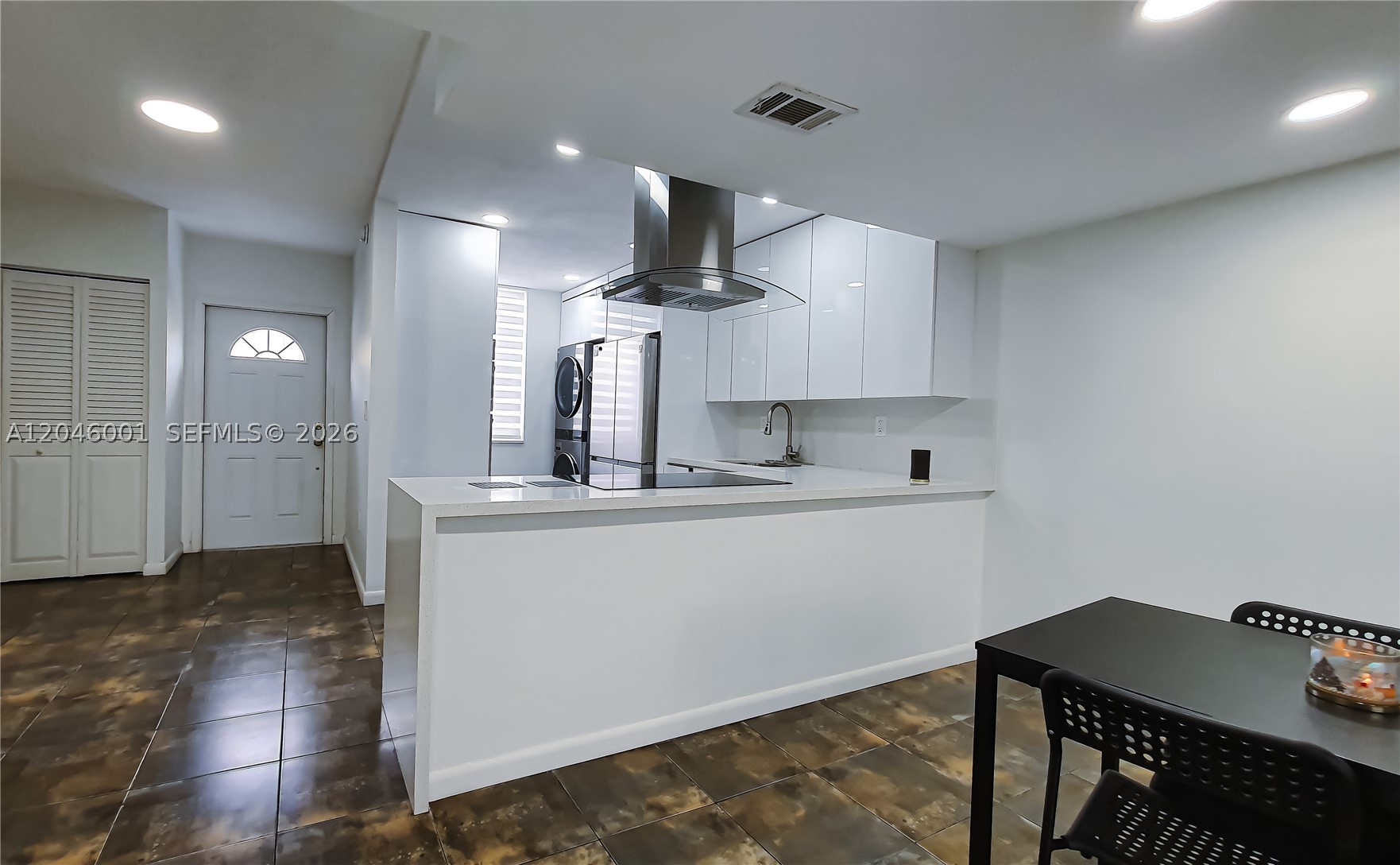 NORTHGATE TOWNHOUSE CONDO - Residential Lease