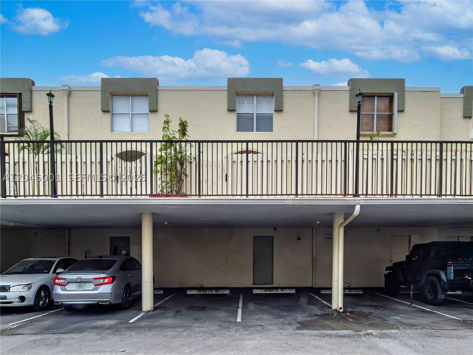 NORTHGATE TOWNHOUSE CONDO - Residential Lease