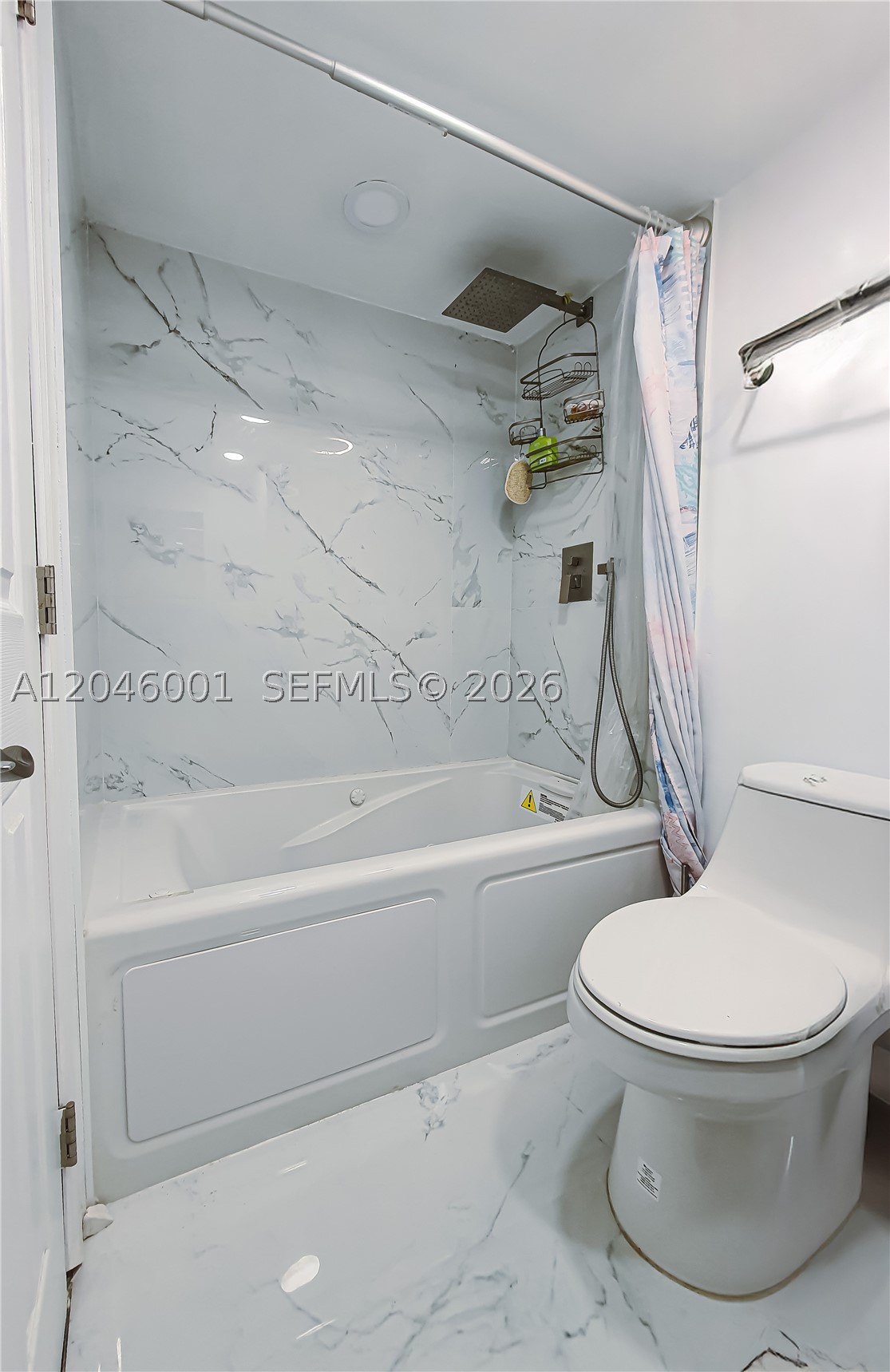 NORTHGATE TOWNHOUSE CONDO - Residential Lease