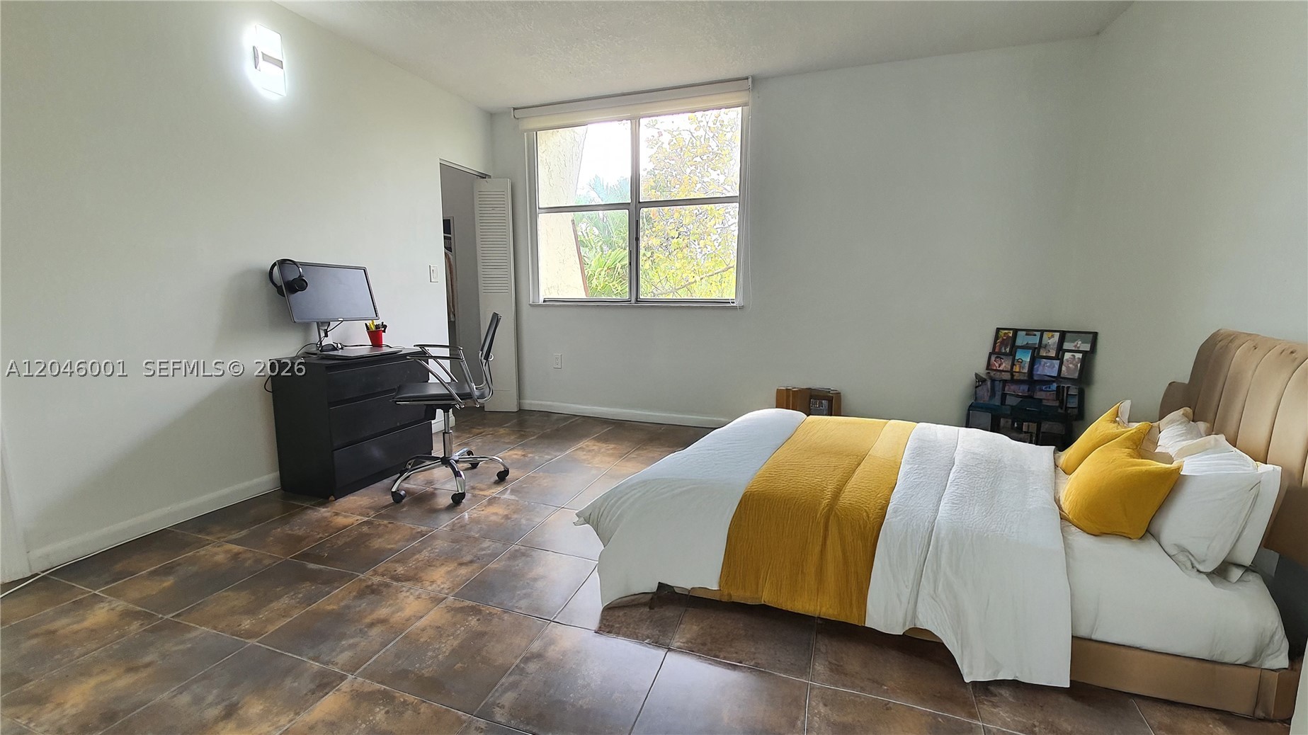 NORTHGATE TOWNHOUSE CONDO - Residential Lease
