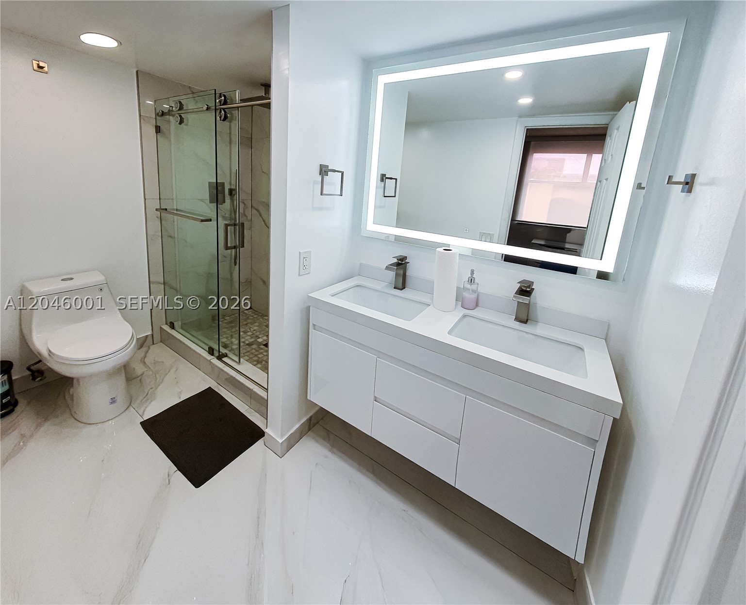 NORTHGATE TOWNHOUSE CONDO - Residential Lease