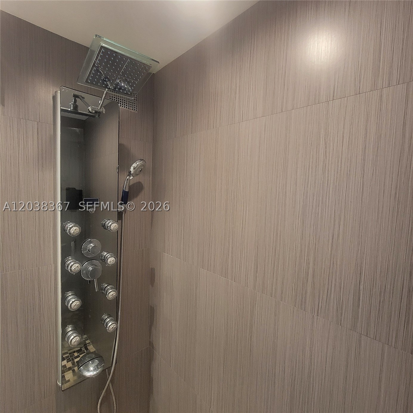 PARKER PLAZA CONDO ESTATE - Residential Lease