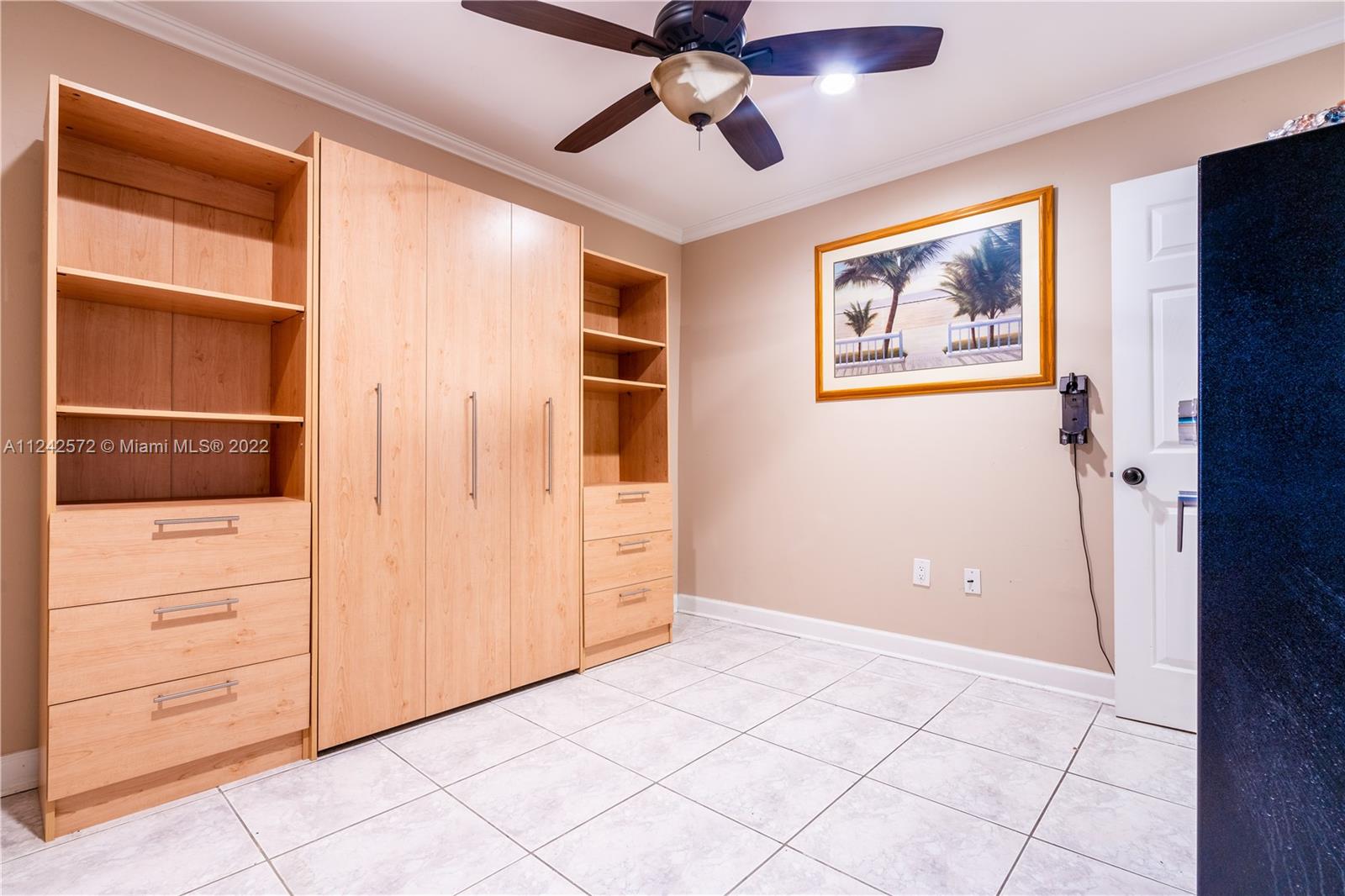 LAGUNA TROPICAL CONDO - Residential