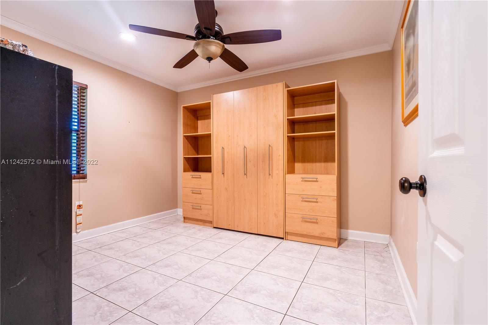 LAGUNA TROPICAL CONDO - Residential